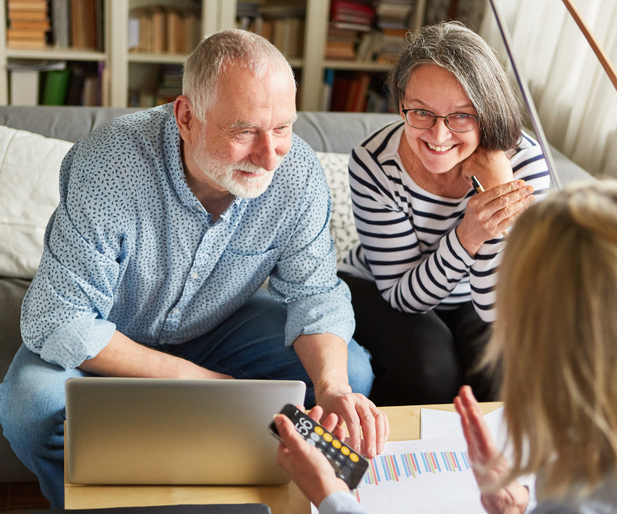 Should You Work With a Retirement Advisor? Here’s What You Need to Know